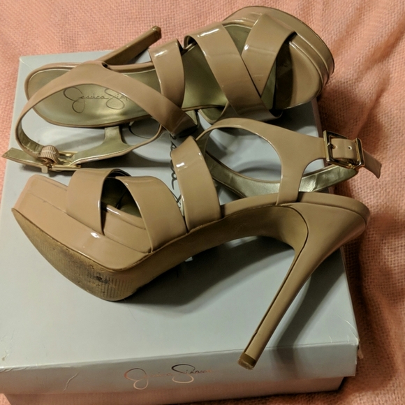 Nude Patent Pumps - Picture 2 of 2